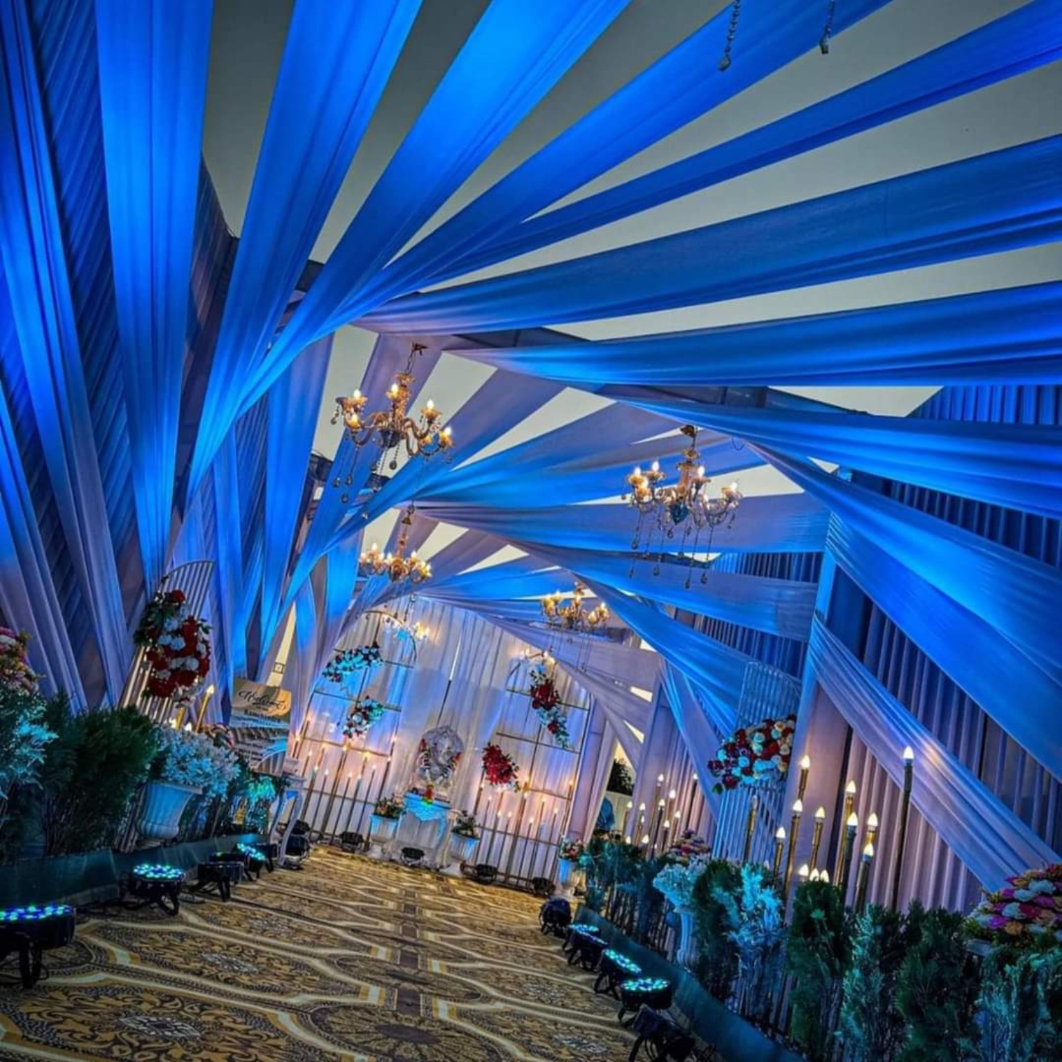 Blue and white wedding ceiling décor