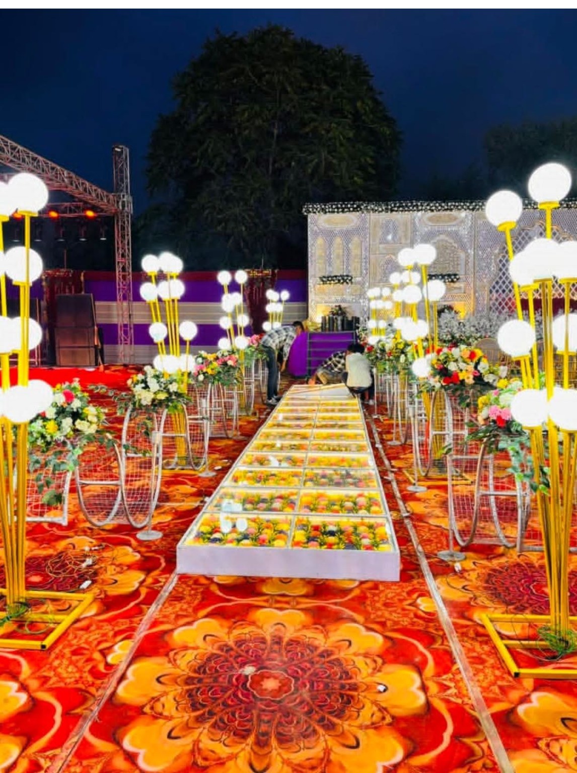 Luxury aisle and lighting décor
